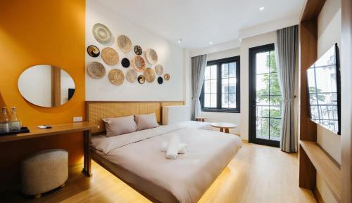 King Studio with Sofa Bed