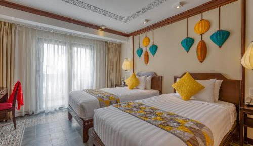 Premium Double/Twin Room, Balcony with Quiet Street View