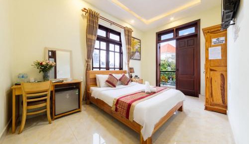 Queen Room with Balcony