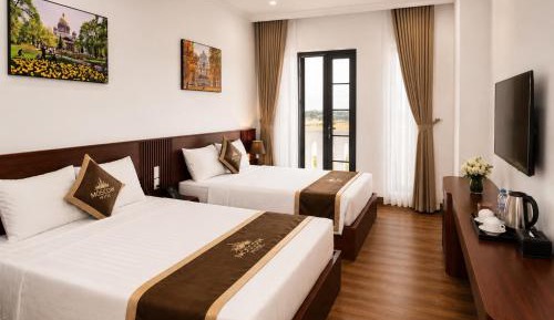 Deluxe Queen Room with Two Queen Beds