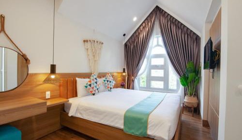 King Room with Balcony