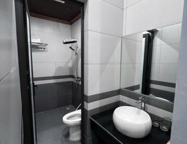 Deluxe One-Bedroom Apartment