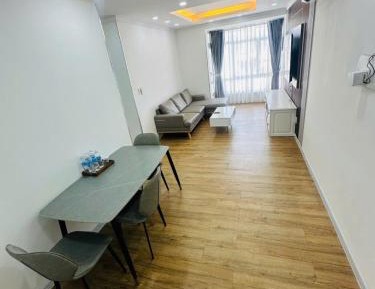 Three-Bedroom Apartment with Balcony