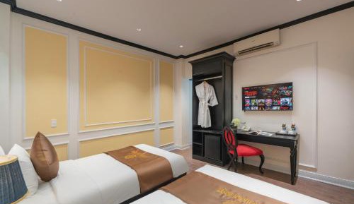 Twin Room with View