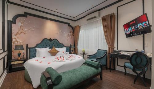 Suite with City View