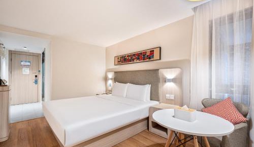 Queen Room