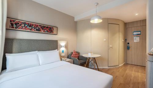 Queen Room