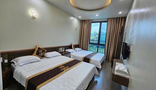 Double or Twin Room with Mountain View