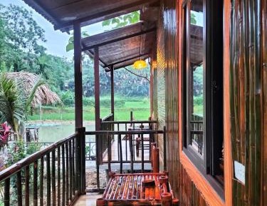Bungalow - Water Front 