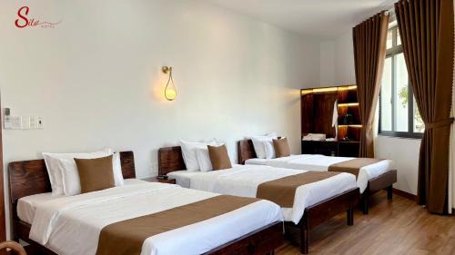 Triple Room with Balcony