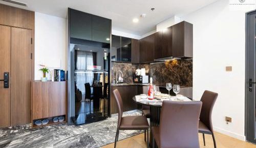 One-Bedroom Apartment with Balcony