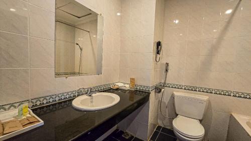 Superior Twin Room with City View