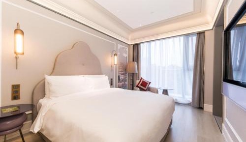 Superior King Room