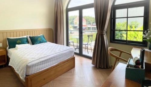 King Suite with Balcony