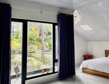 One-Bedroom Apartment with Balcony