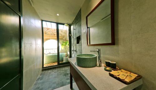 Deluxe Double Room with Bath