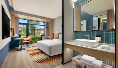 Standard King Room with Balcony