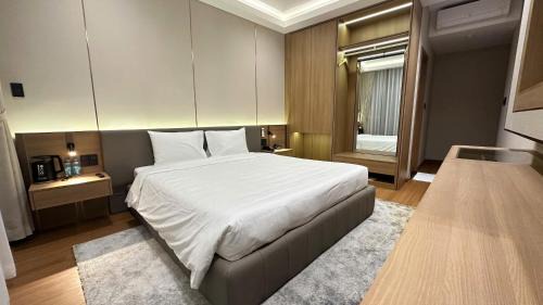 King Room with Balcony