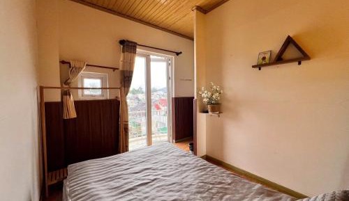 Standard Double Room with Shared Bathroom