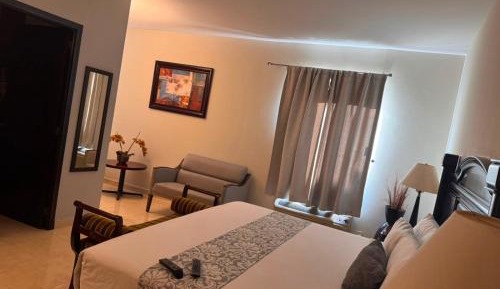 Executive King Room with King Bed - Non-Smoking
