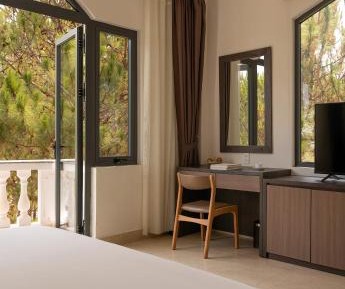 Deluxe Double Room with Balcony