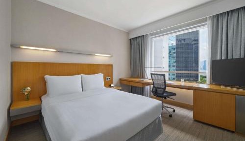 Standard Room with 1 Queen Bed