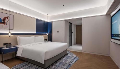 Superior King Room - City side