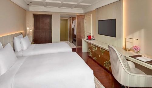 Executive King Room with Lounge Access - High Floor - Complimentary daily chocolate hour 5-6pm