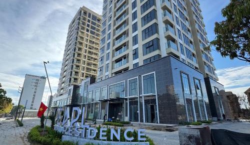 Three-Bedroom Apartment with Sea View