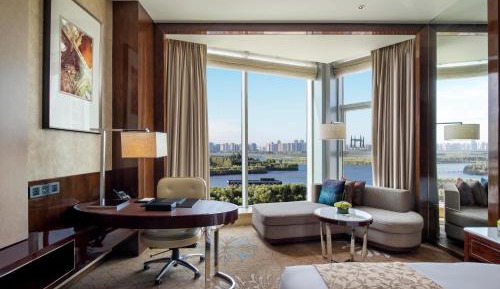Premier River View King