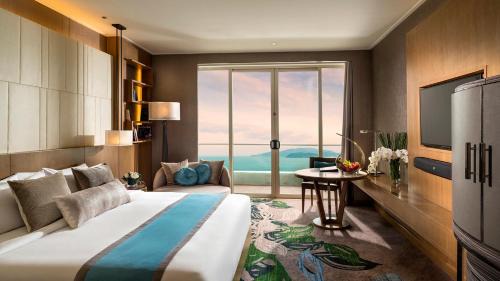 Classic King Room with Ocean View