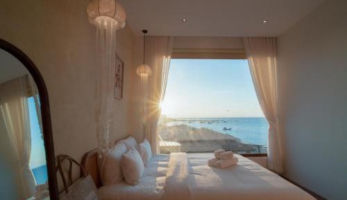Queen Room with Sea View