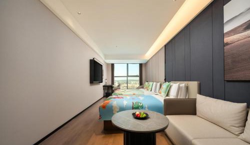 Premier Family Room with City View