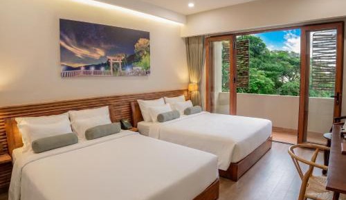 Deluxe Family Room