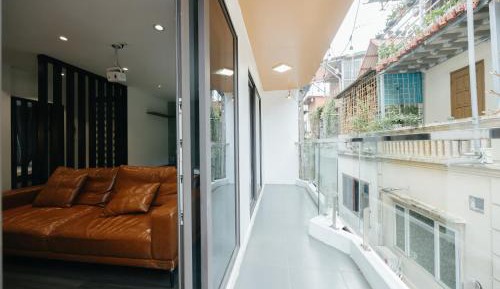 Studio with Balcony