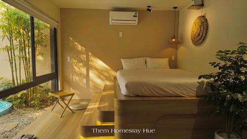 Queen Room with Pool View