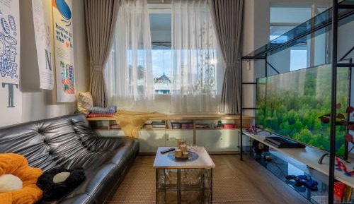 One-Bedroom Apartment