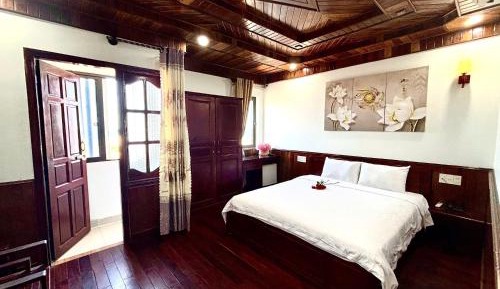 Double Room with Balcony and Sea View