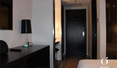 Business Queen Room