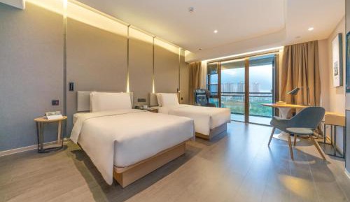 Superior Twin Room with Lake View