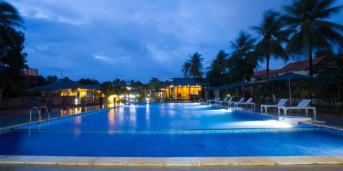 Deluxe Double or Twin Room with Pool View