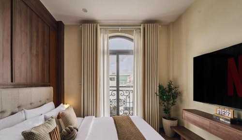 Deluxe Double Room with Balcony