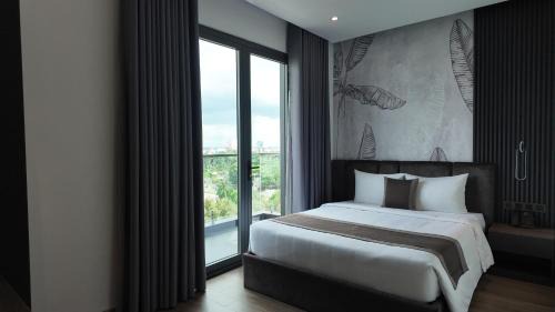 Deluxe Queen Room