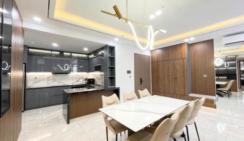Three-Bedroom Apartment with Balcony