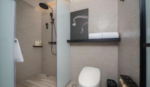 Premium Queen room with City View