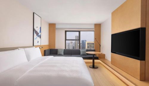 Fairfield King Room with City View