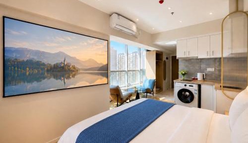 One-Bedroom Apartment with View