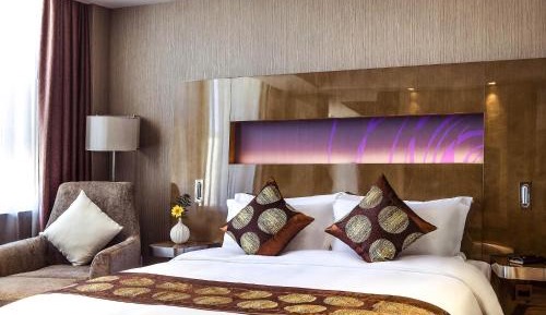Deluxe King or Twin Room