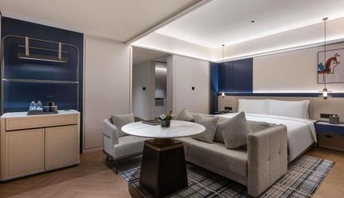 Deluxe King Room