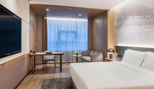 Deluxe Room with King Bed